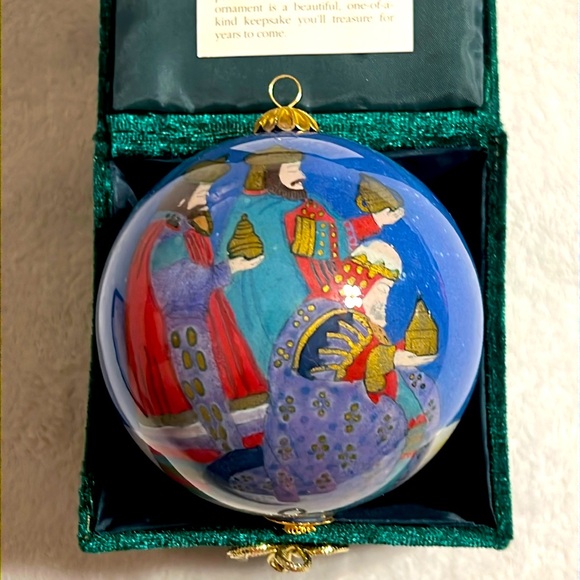 LI BIEN. Christmas Ornament. NWOT. Hand made painting. Highly Collectible. 2000 - Picture 1 of 7